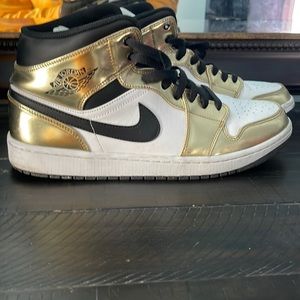 Jordan 1 Gold